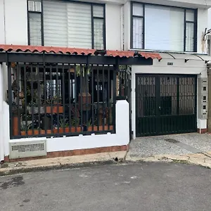 https://bellisimo-apartamento-cerca-del-cc-titan-plaza.hotels-bogota.net