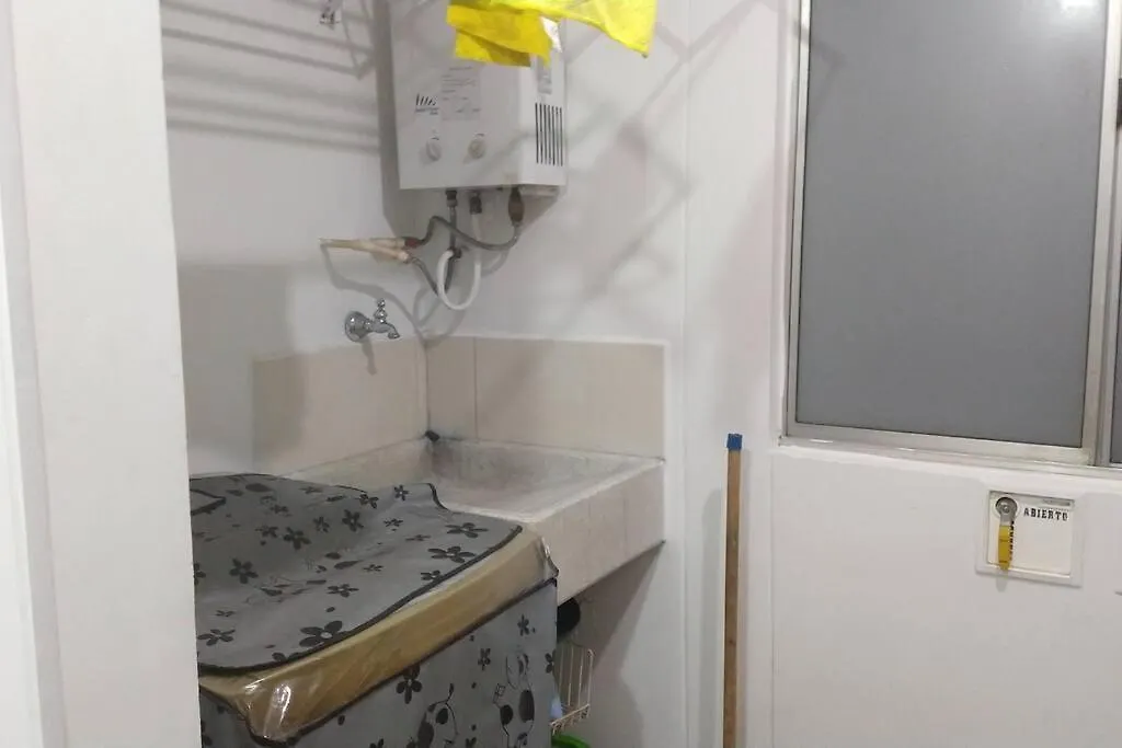 Apartamento Amoblado Mirador De Los Bernal Διαμέρισμα Μεντεγίν